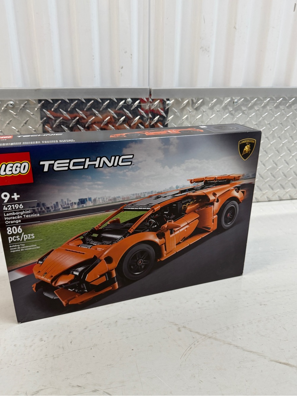 LEGO Technic Lamborghini Huracán Tecnica Orange (42196) building set. New
